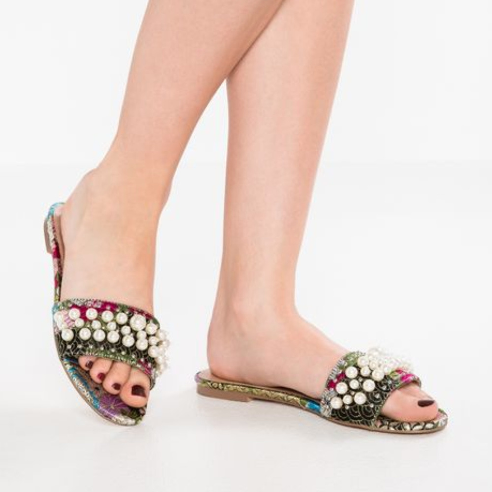 STEVE MADDEN Embellished Flat Slide Sandals